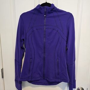 Lululemon Bruised Berry Define. VGUC. Size 10.